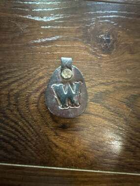 Vintage Leather Honduras Es Un Gran Pais Letter W Keychain FOB Pendant